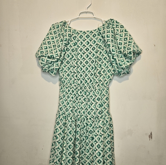 🩷💜Entro Green & White Puff Sleeve Mini Dress – Size Small🩷💚 - Picture 5 of 8